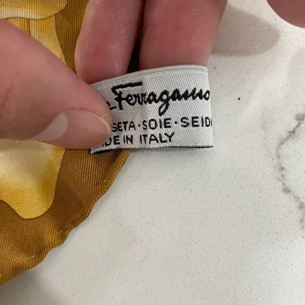 Ferragamo vintage scarf - Picture 7 of 7